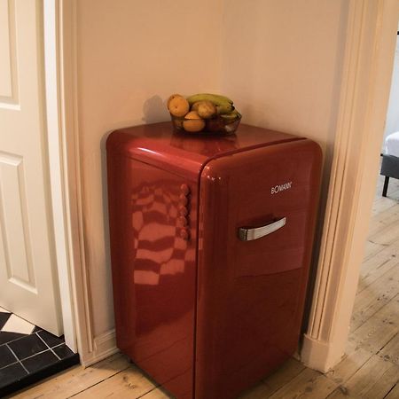 Doppelbett In Heller Wohnung Hamburg Exterior photo